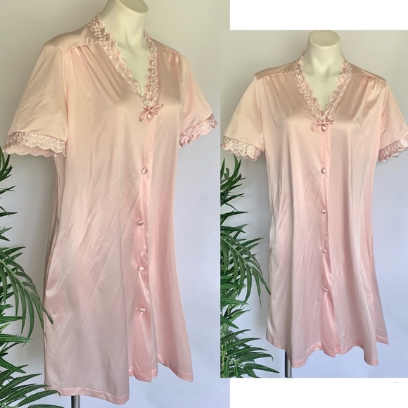 v i n t a g e :: Silky Embroidered Satin Nylon Nightgown Floral Robe Slip - Picture 4 of 14